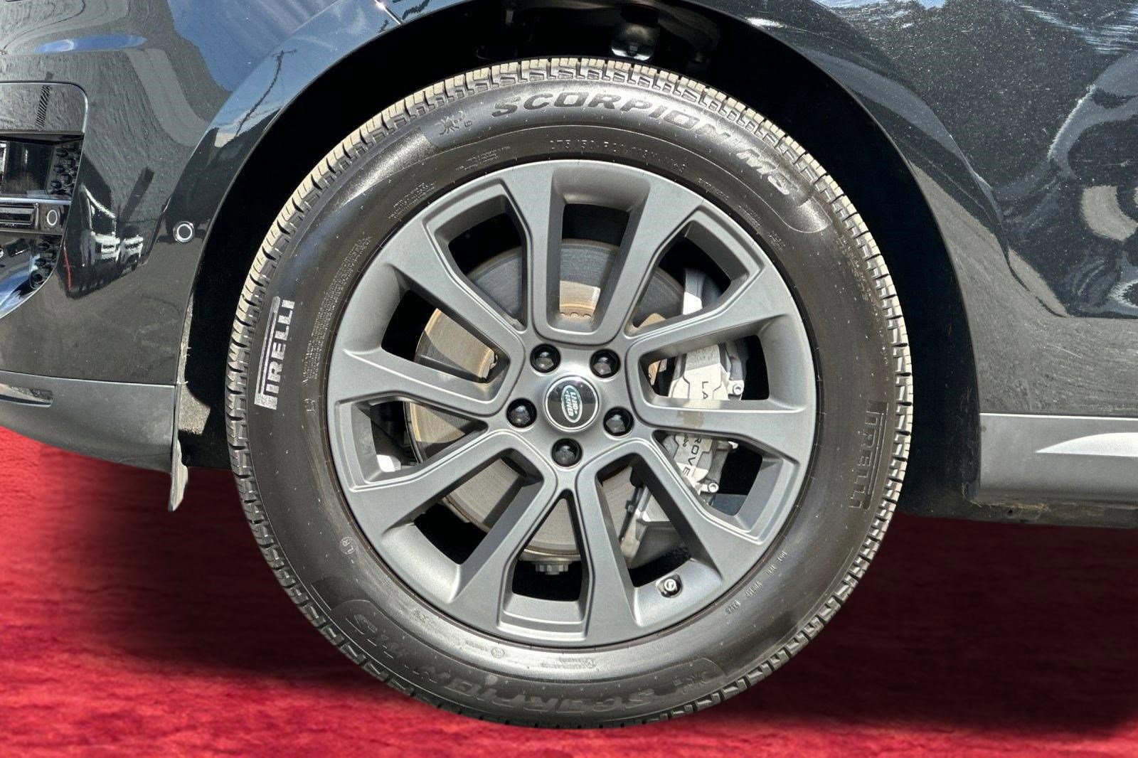 Certified 2025 Land Rover Range Rover Sport SE image 12