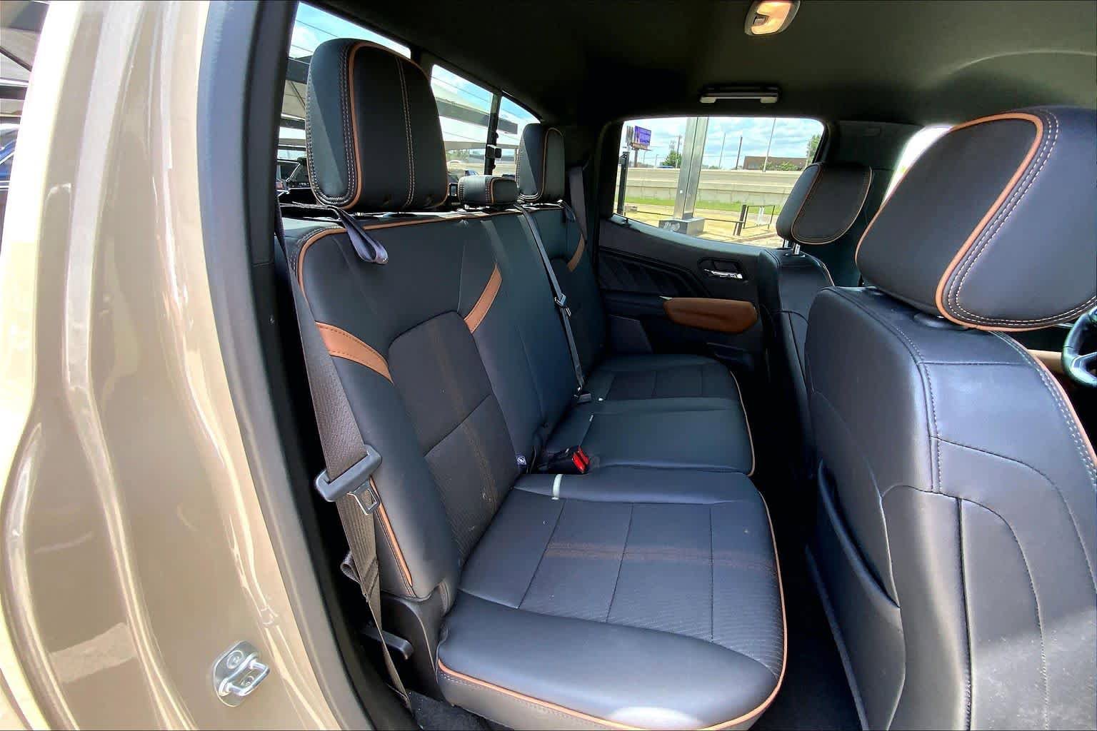 Used 2024 GMC Canyon AT4 w/ Technology Package AWD/4WD image 19