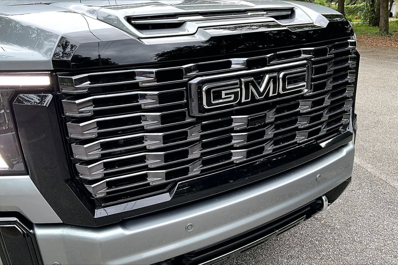 Used 2026 GMC Sierra 2500 Denali Ultimate w/ LPO, Black Badging Package AWD/4WD image 34