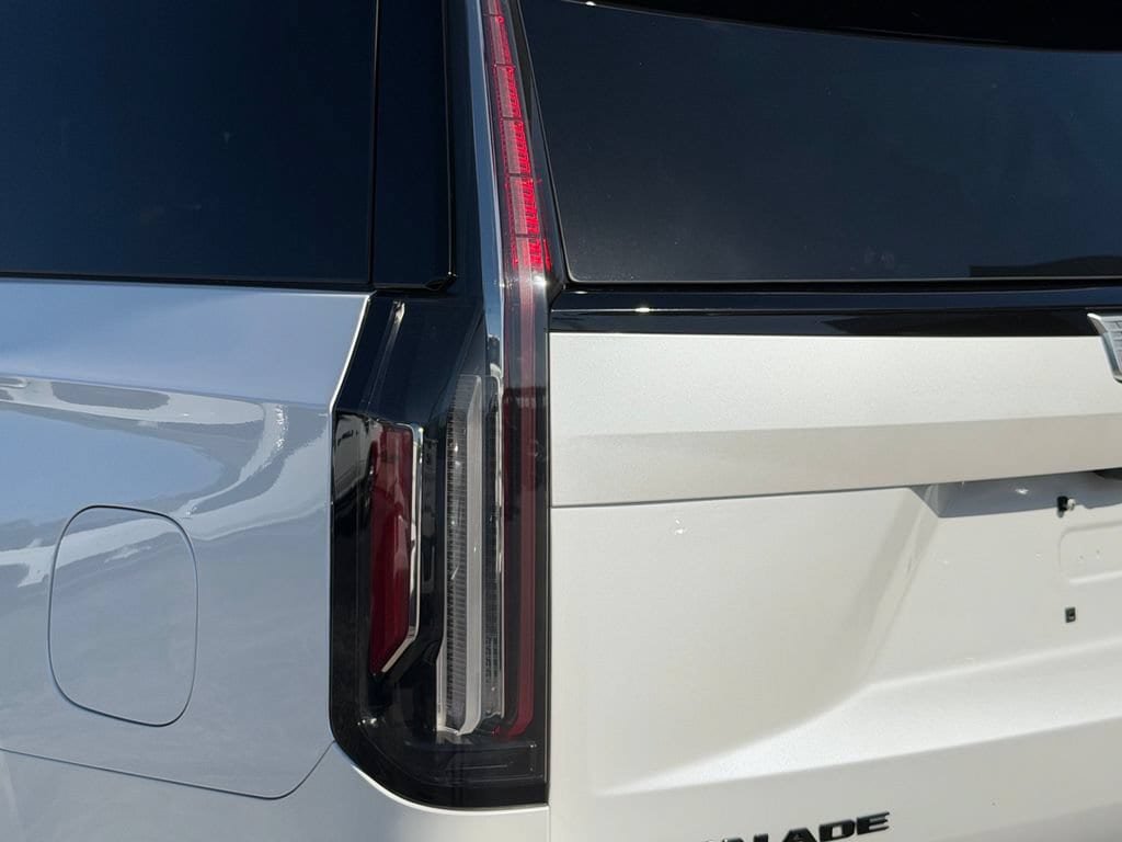 Used 2023 Cadillac Escalade V w/ LPO, ONYX Package AWD/4WD image 11