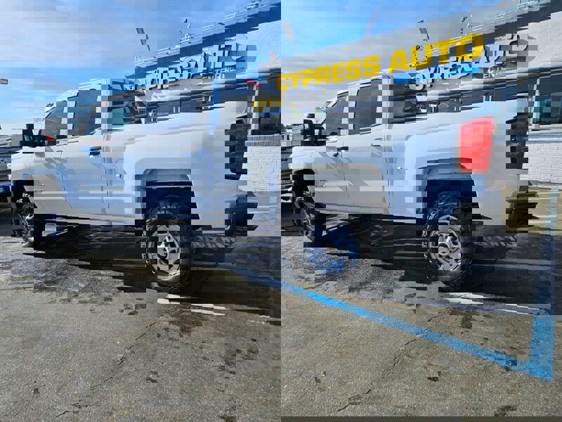 Used 2018 Chevrolet Silverado 2500 W/T w/ WT Fleet Convenience Package image 3