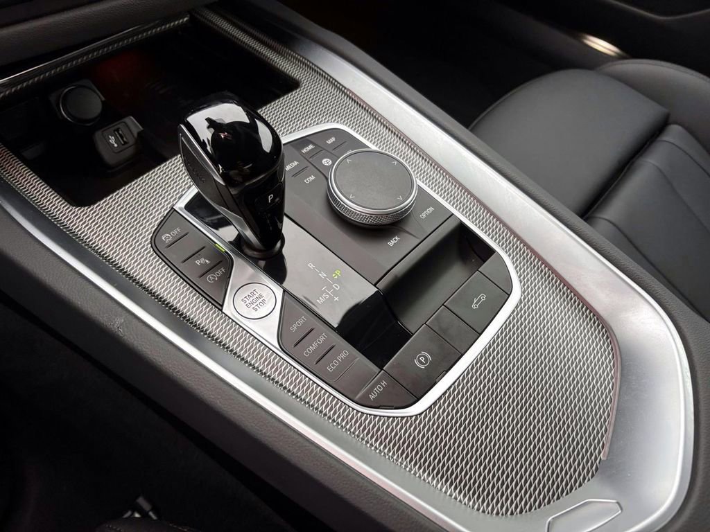 Used 2025 BMW Z4 M40i w/ Premium Package image 23