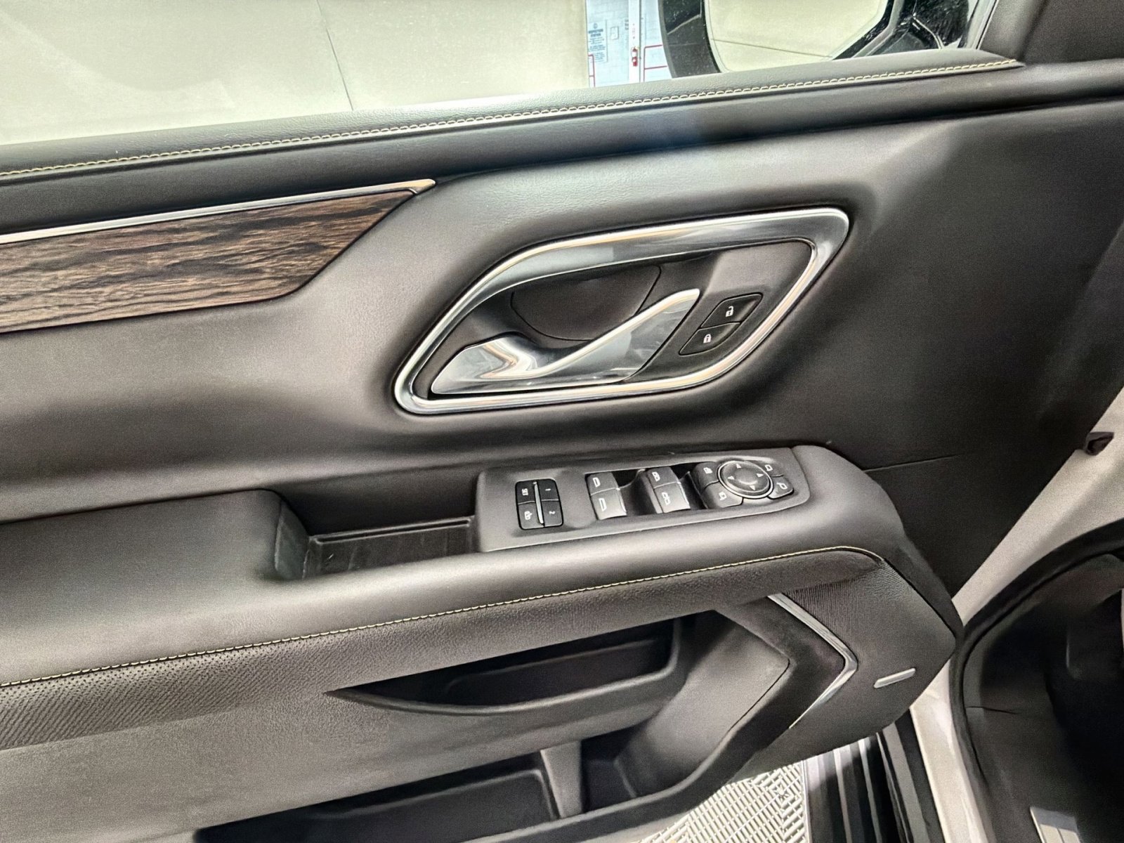 Used 2023 Chevrolet Tahoe Premier image 15