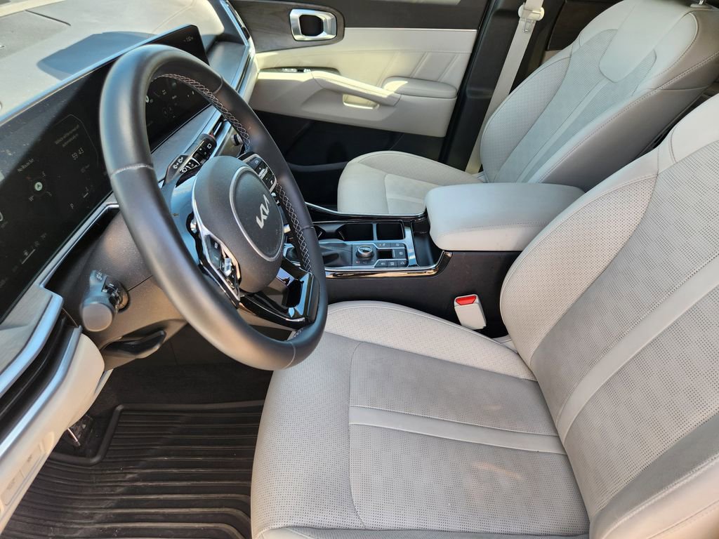Used 2025 Kia Sorento SX image 12