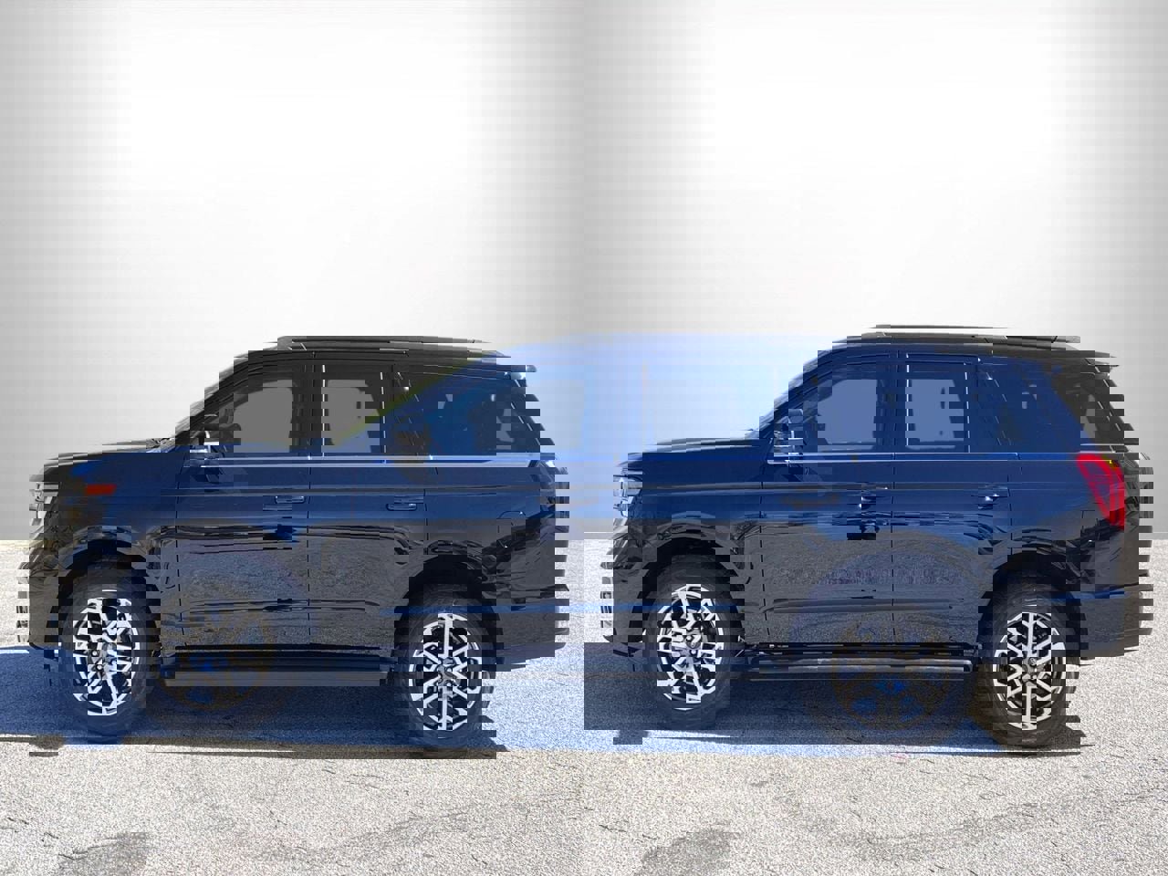 New 2025 Ford Expedition Active image 25