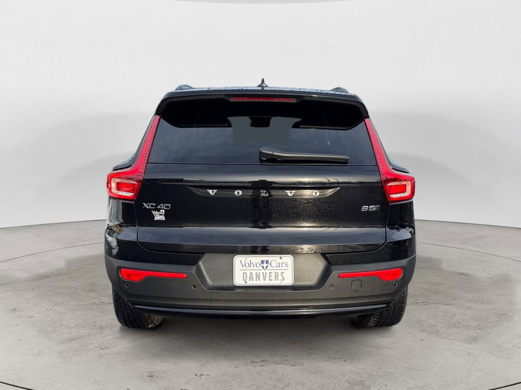 Certified 2025 Volvo XC40 B5 Plus image 5