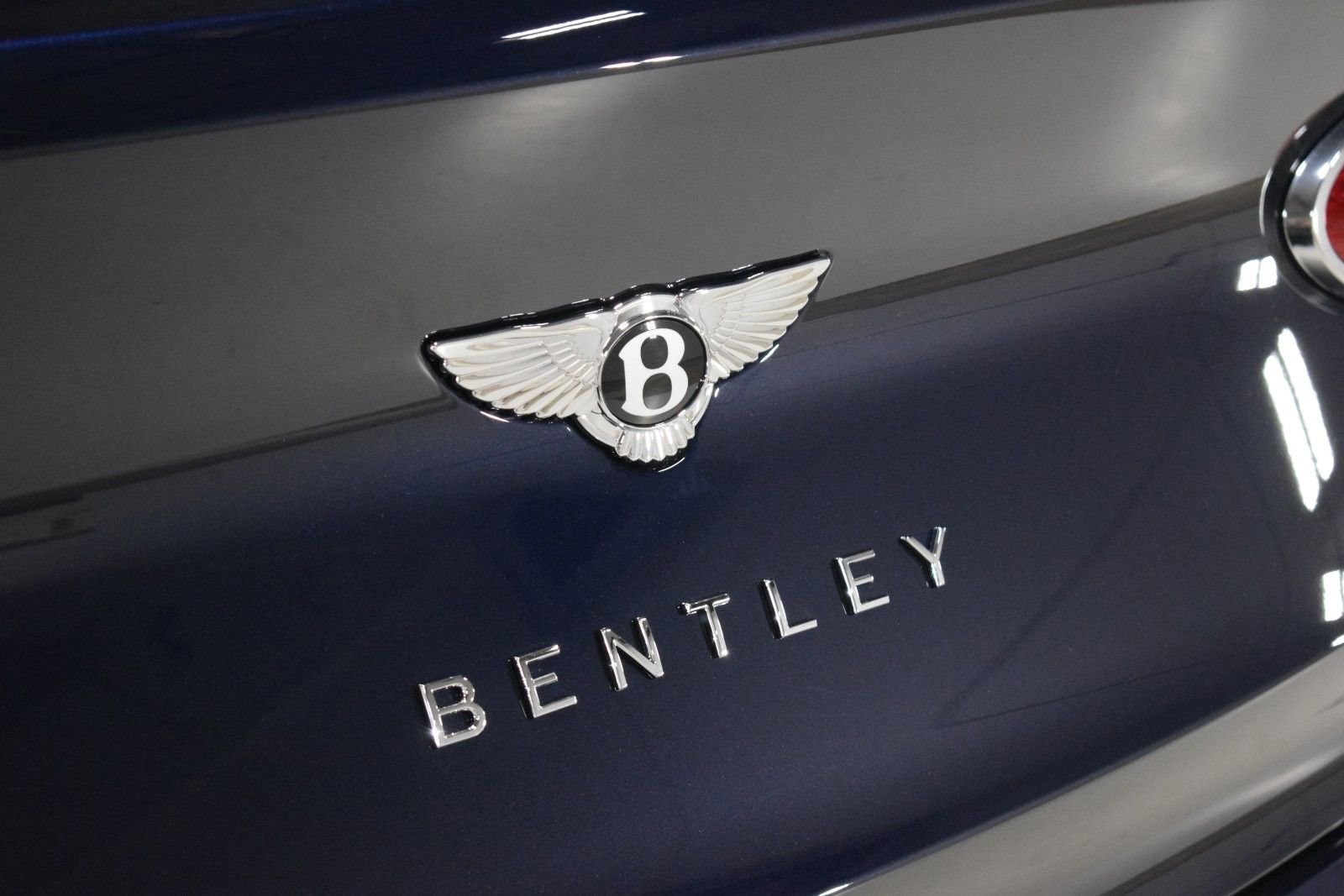 New 2026 Bentley Bentayga AWD/4WD image 15