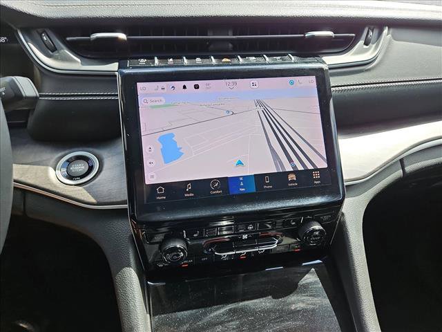 Used 2023 Jeep Grand Cherokee Limited image 15