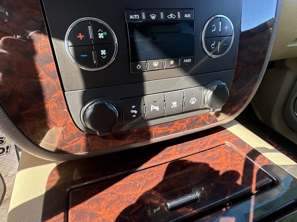 Used 2008 GMC Yukon Denali image 27