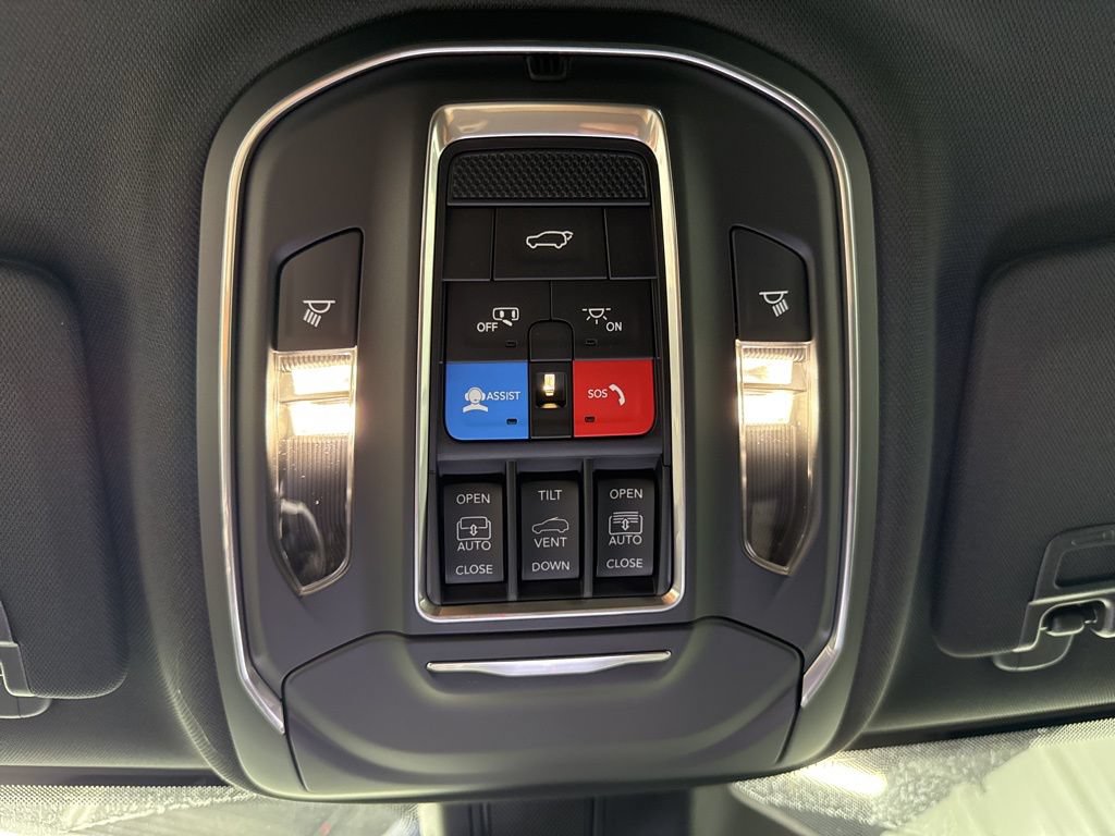 New 2025 Jeep Grand Cherokee L Limited w/ Black Appearance Package AWD/4WD image 28