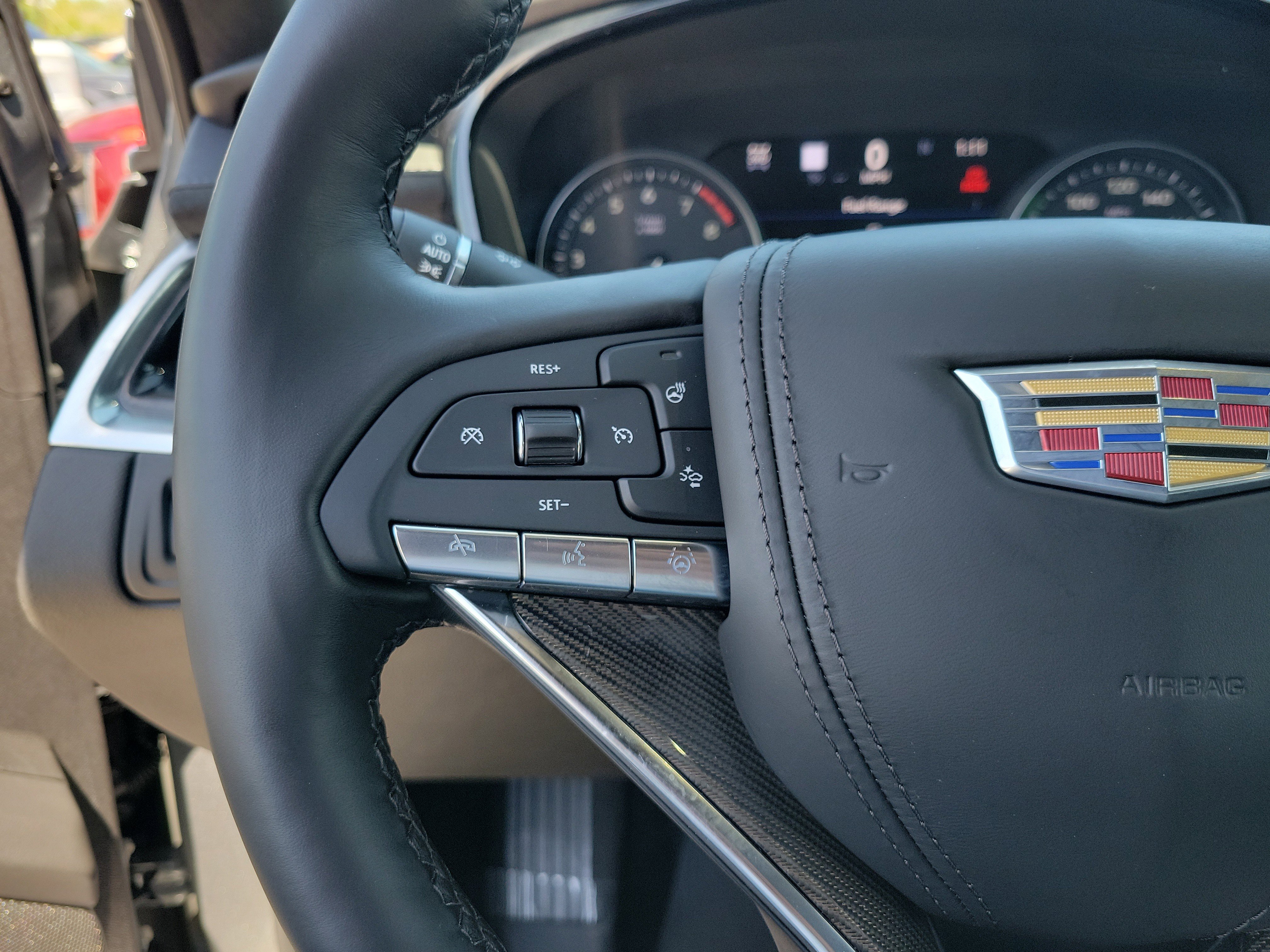 Certified 2025 Cadillac XT6 Premium Luxury w/ Platinum Package image 32