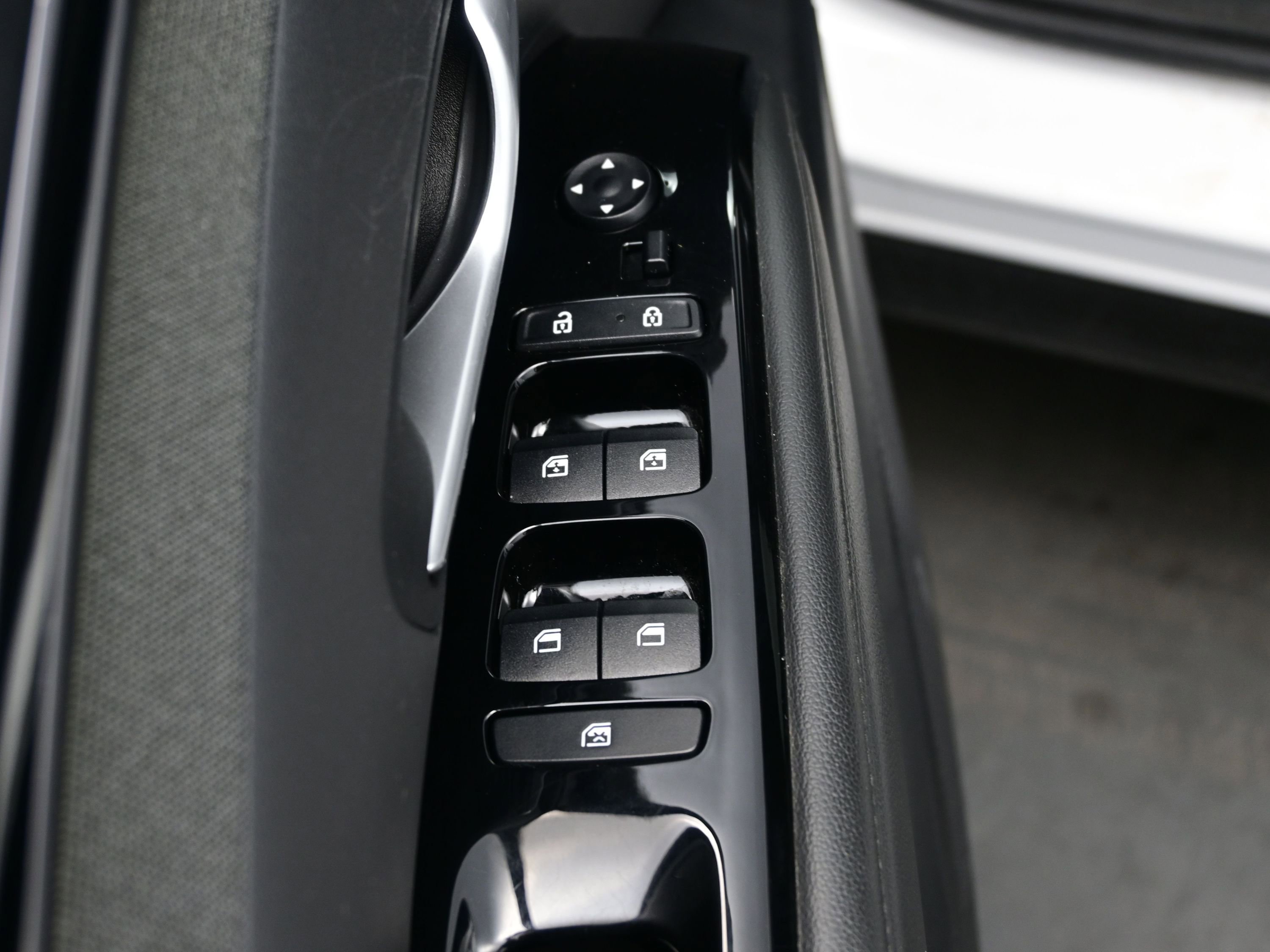 Certified 2023 Hyundai Santa Cruz Limited w/ Winter Package image 10