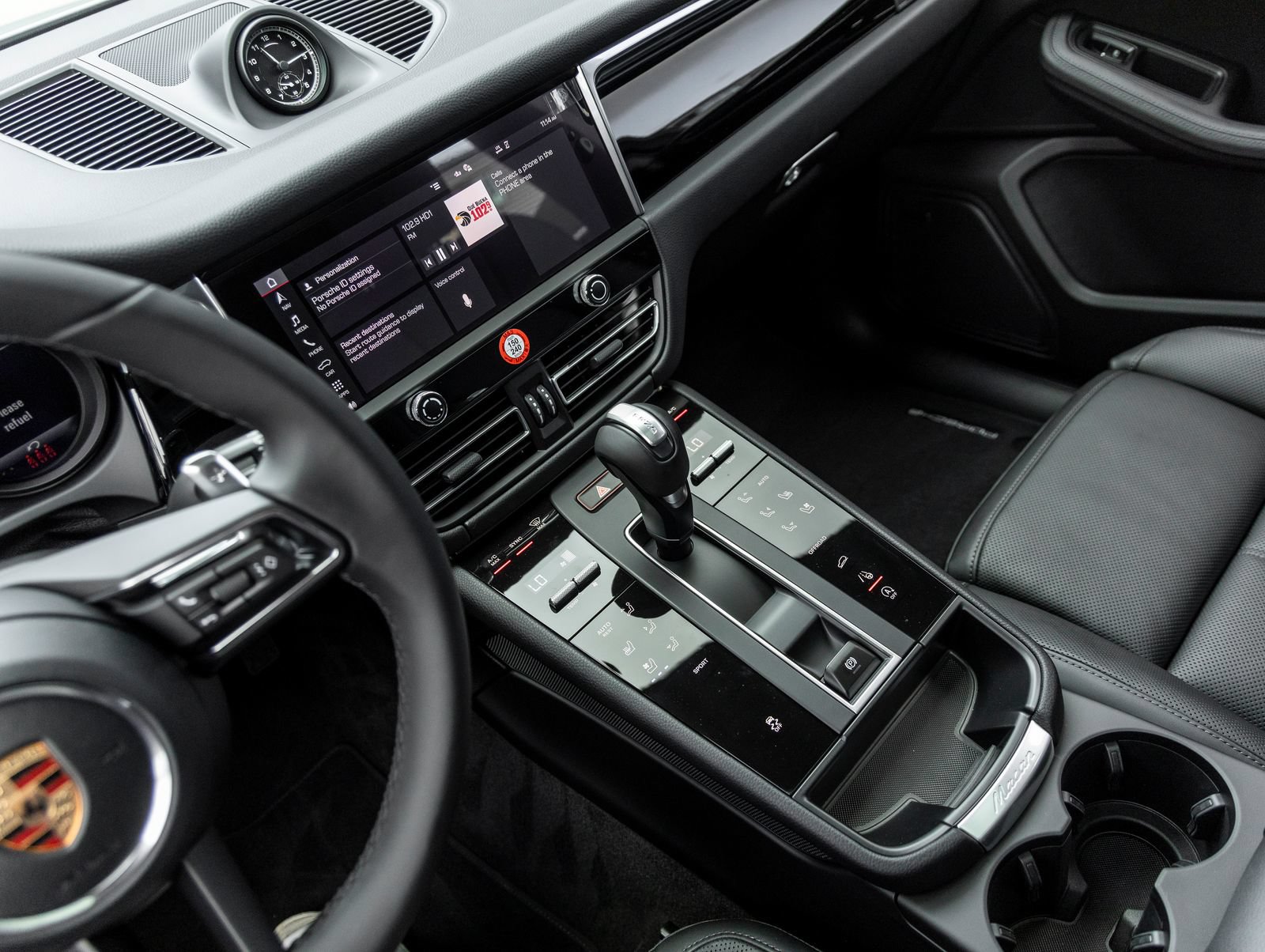 Certified 2026 Porsche Macan AWD/4WD image 30