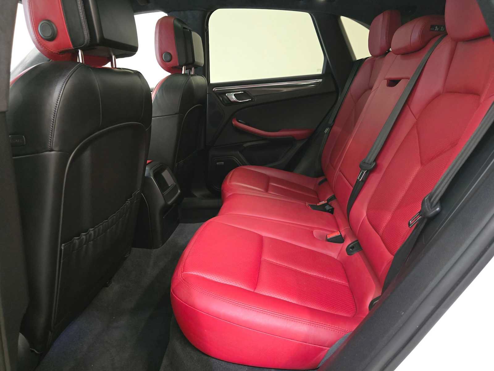 Used 2015 Porsche Macan Turbo AWD/4WD image 24