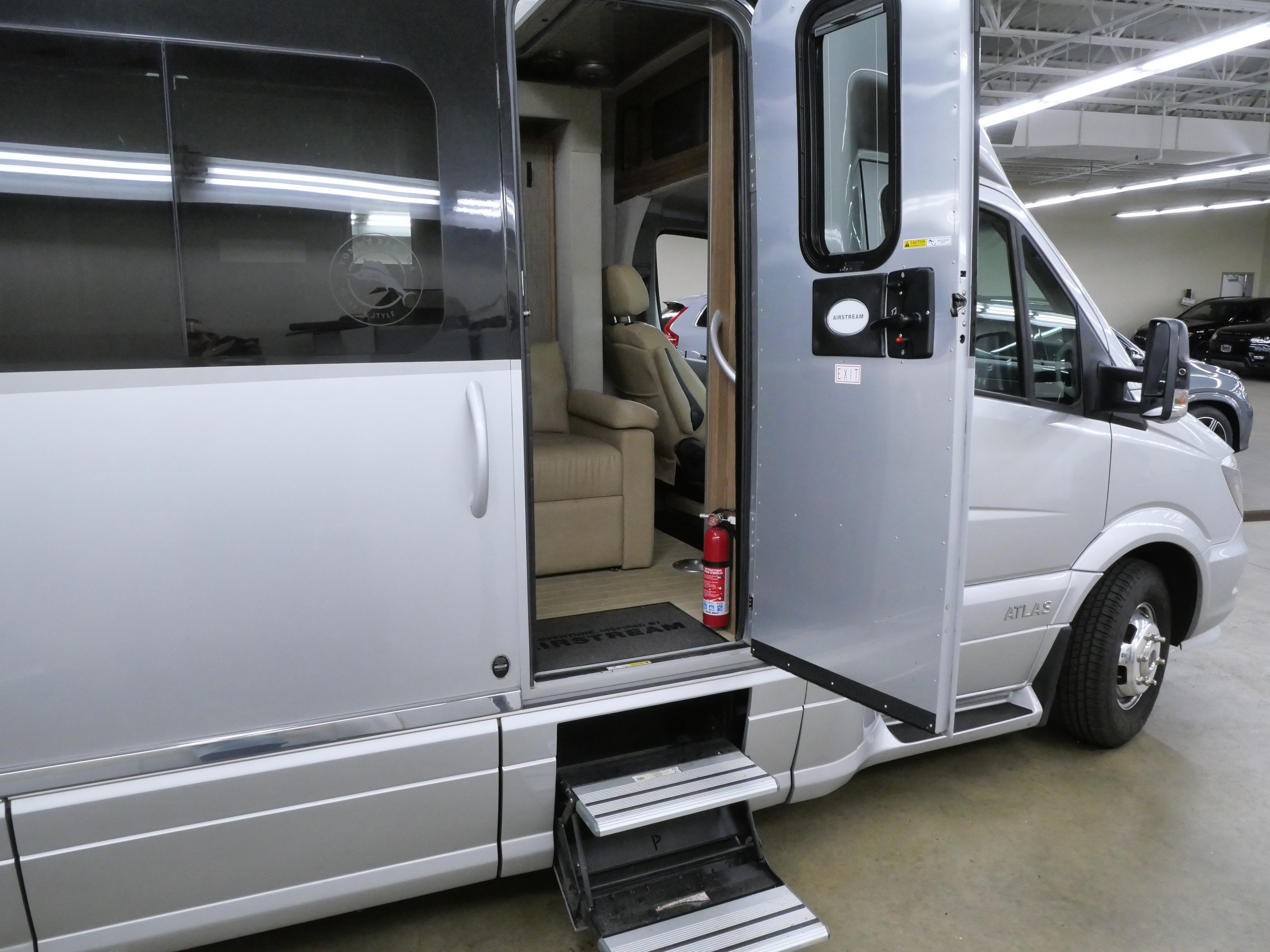 Used 2018 Mercedes-Benz Sprinter 3500 image 14