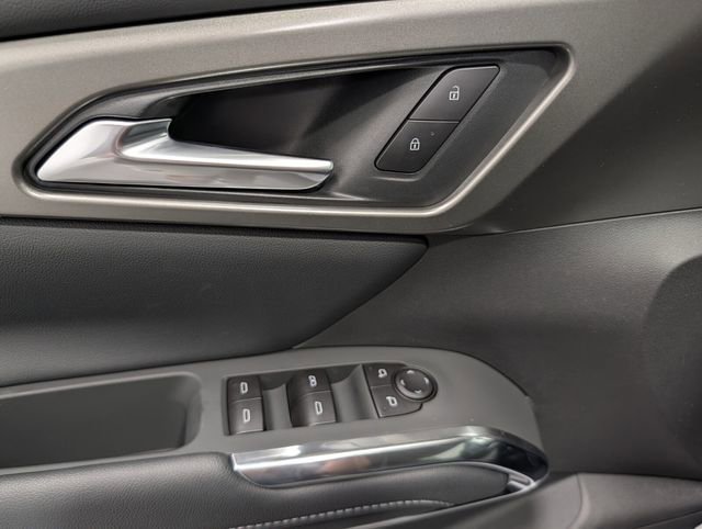 New 2026 Chevrolet Traverse LT image 15