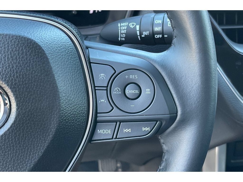 Used 2024 Toyota Corolla Cross XLE w/ Convenience Package FWD image 37