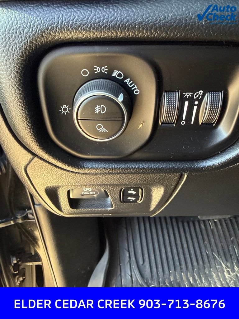 Used 2019 RAM 1500 Laramie AWD/4WD image 22