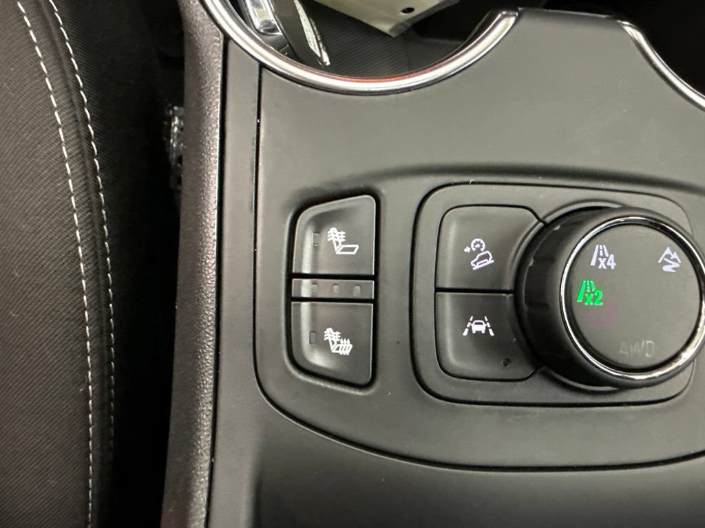 Used 2024 GMC Terrain SLE w/ Driver Convenience Package AWD/4WD image 32