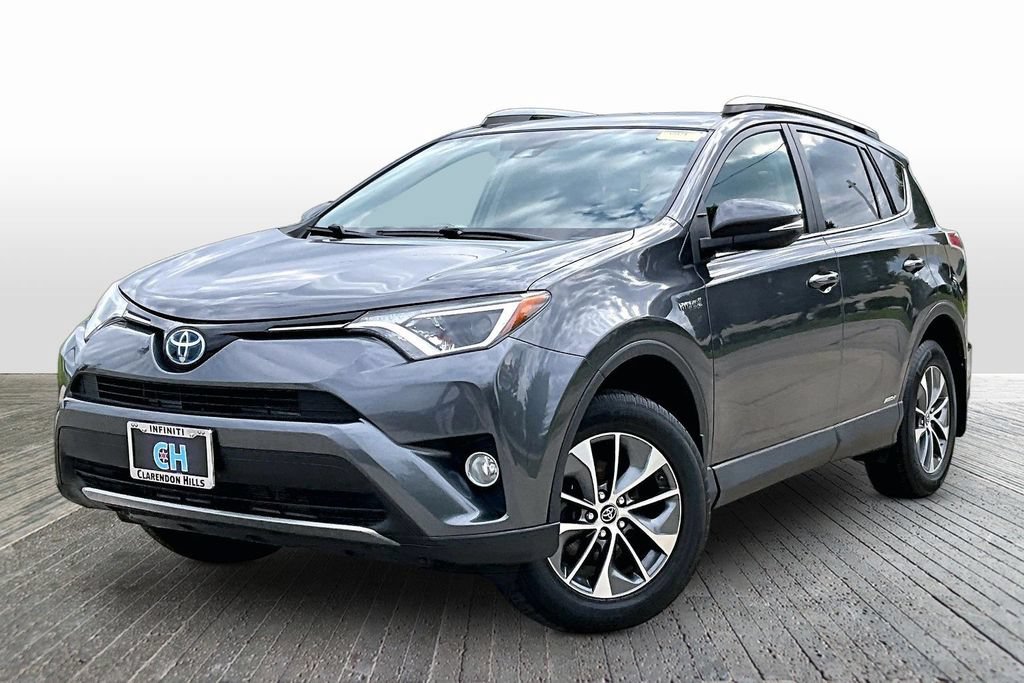 Used 2018 Toyota RAV4 XLE AWD/4WD image 3