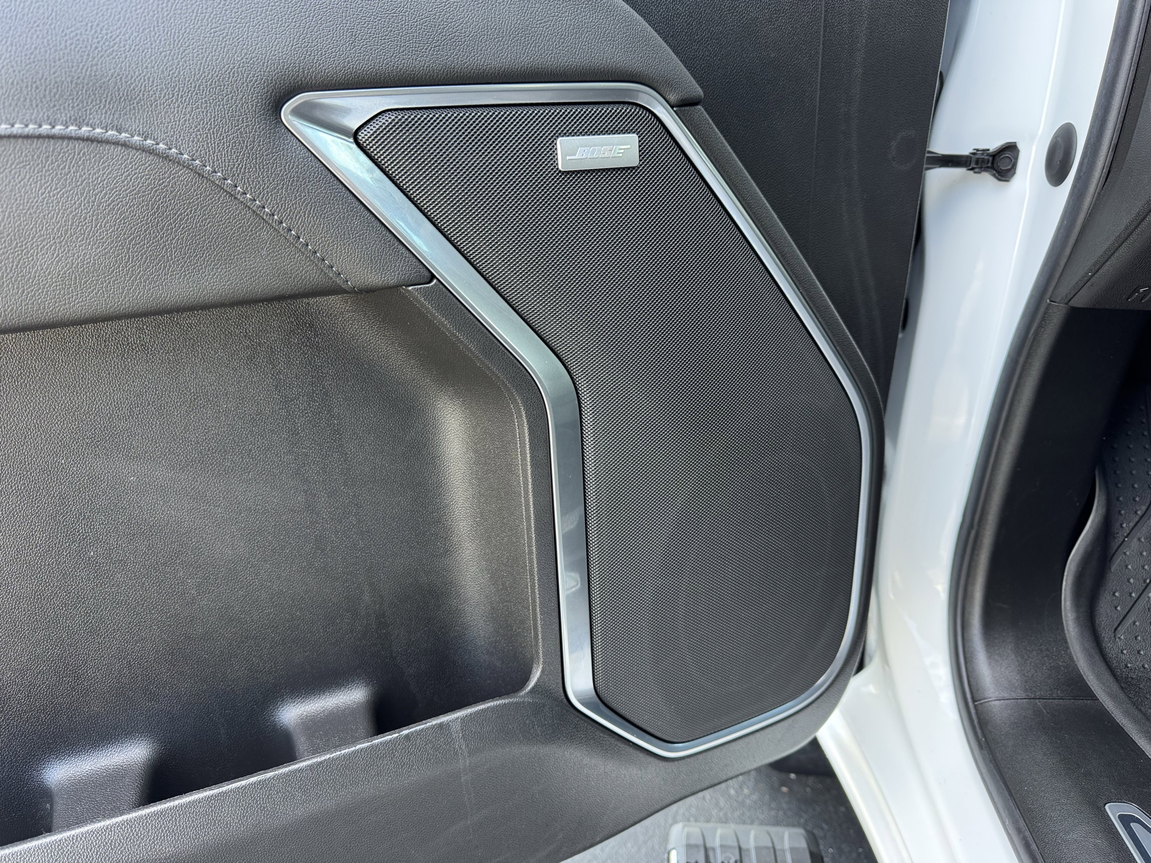 Used 2022 Chevrolet Silverado 1500 LTZ w/ LTZ Premium Package image 13