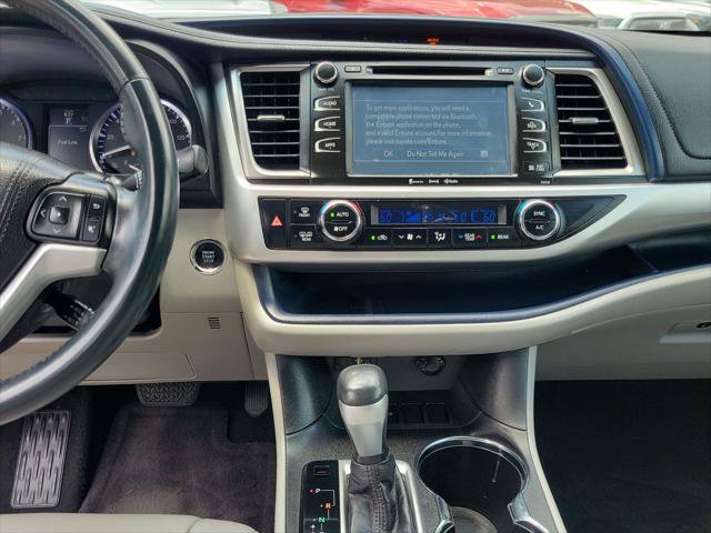Certified 2016 Toyota Highlander XLE FWD image 19