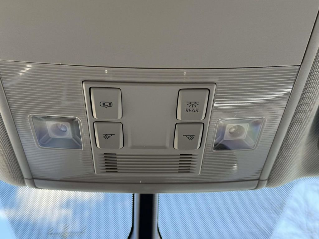 Used 2021 Volkswagen Atlas SE image 28