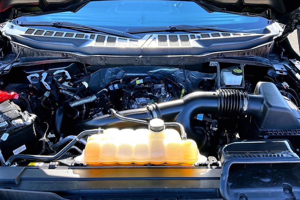 Certified 2022 Ford F150 XLT w/ Equipment Group 302A High image 10