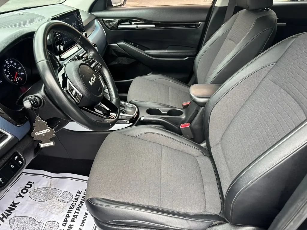 Used 2023 Kia Seltos S AWD/4WD image 10