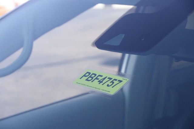 Used 2023 Chrysler Pacifica Touring-L image 29