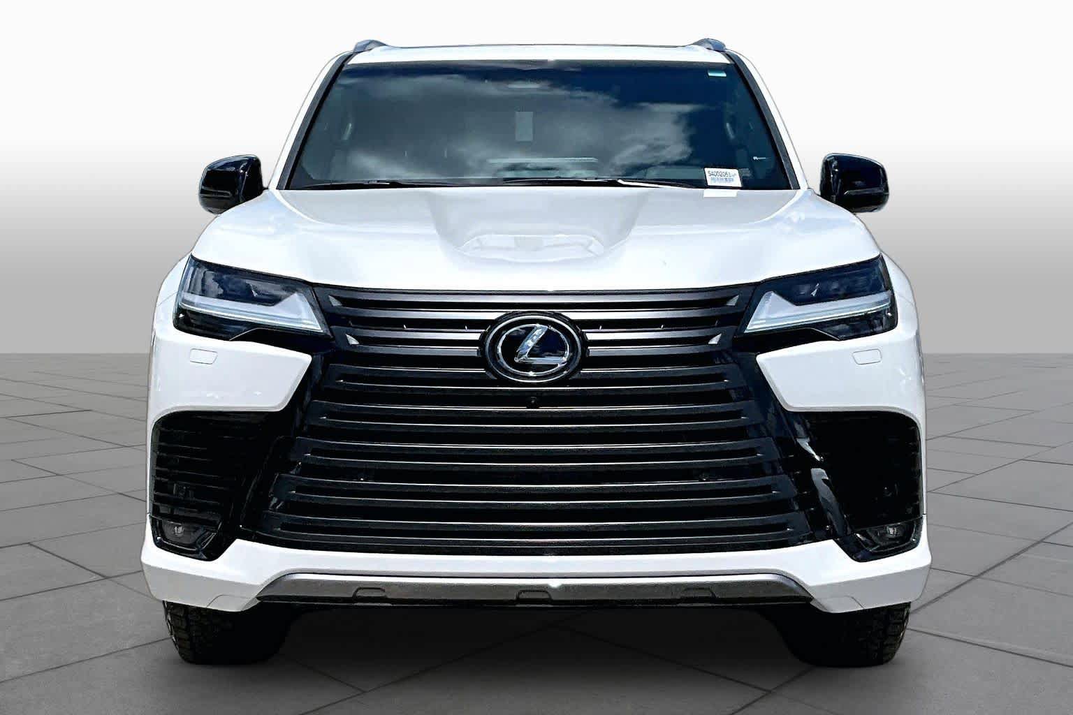 Used 2025 Lexus LX 700h Overtrail w/ Accessory Package (Z1) AWD/4WD image 4