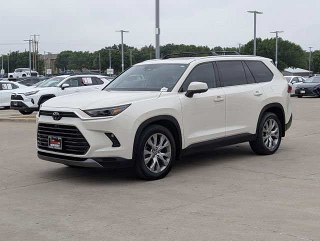 Used 2024 Toyota Grand Highlander AWD image 10