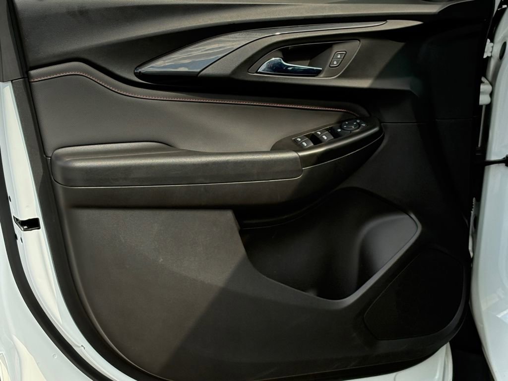 Used 2023 Chevrolet TrailBlazer RS w/ Convenience Package FWD image 12