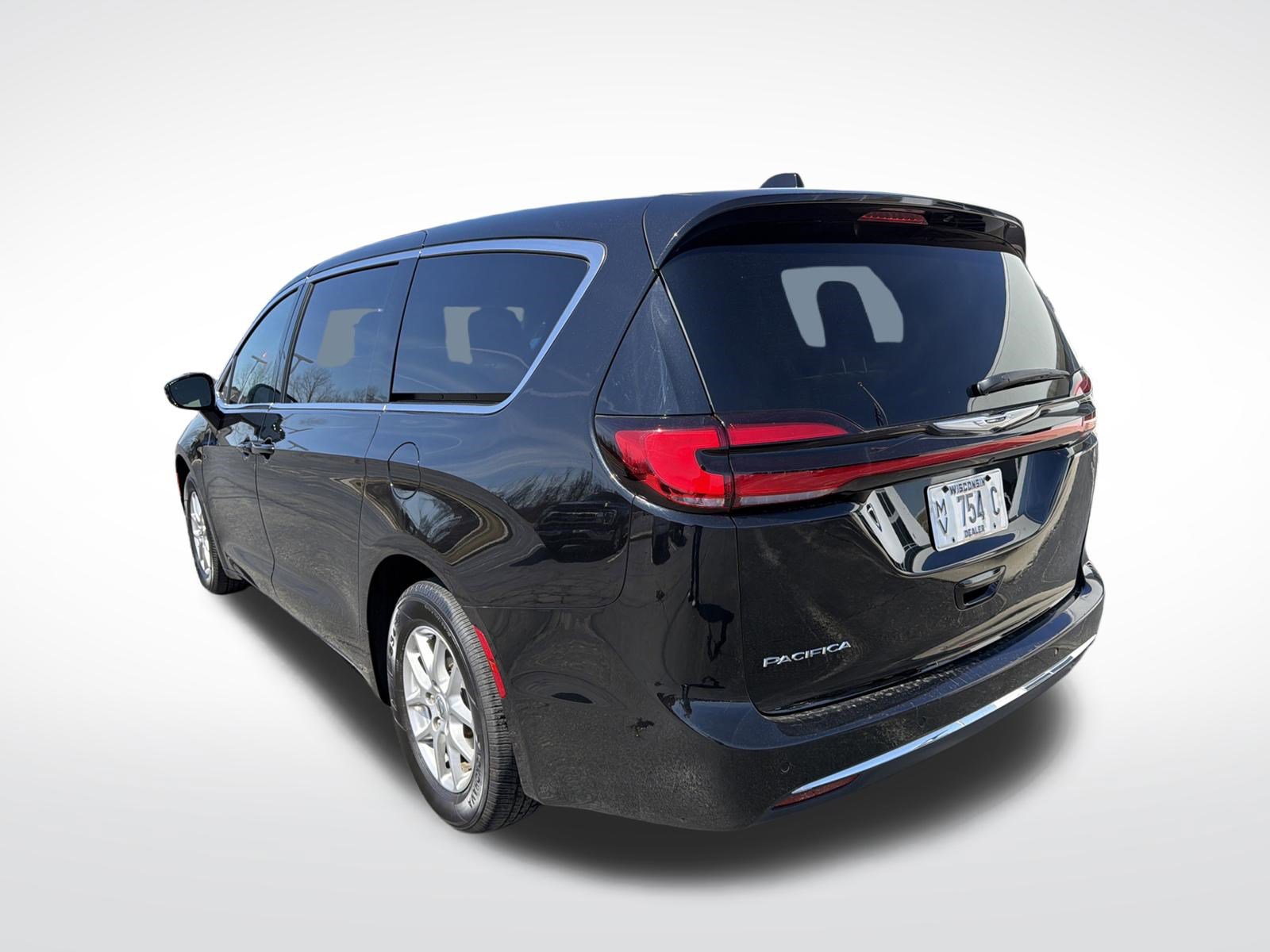 Used 2025 Chrysler Pacifica Select FWD image 16