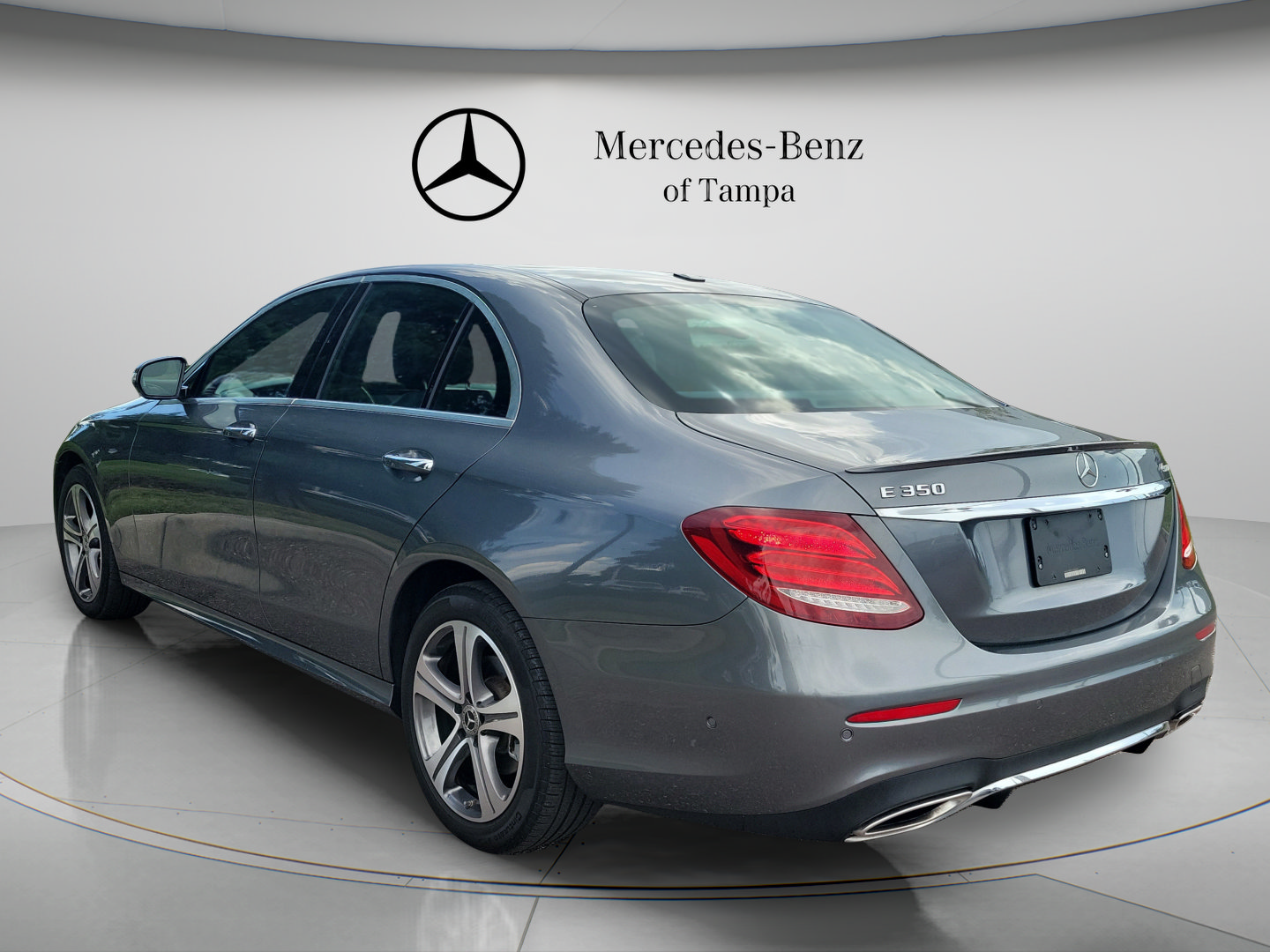 Used 2020 Mercedes-Benz E 350 4MATIC Sedan image 3