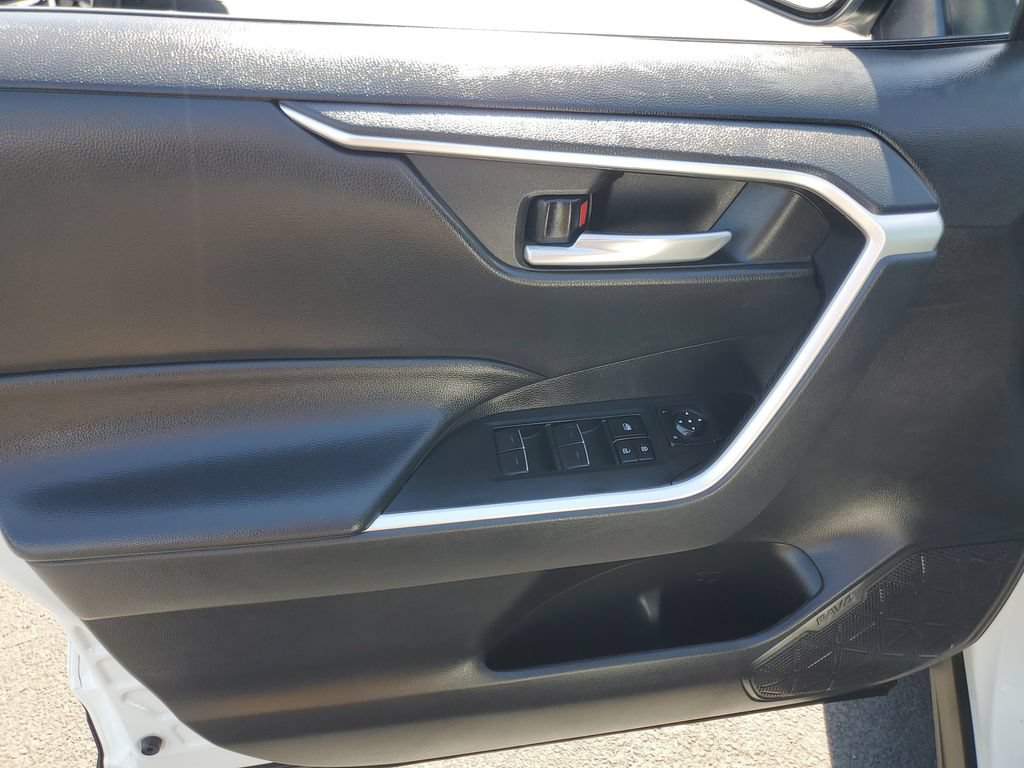 Used 2023 Toyota RAV4 XLE AWD/4WD image 22