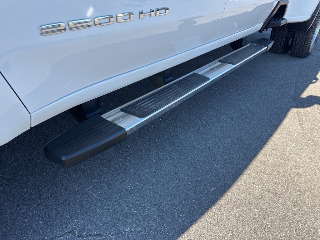 Used 2021 GMC Sierra 3500 SLT w/ SLT Preferred Package image 16