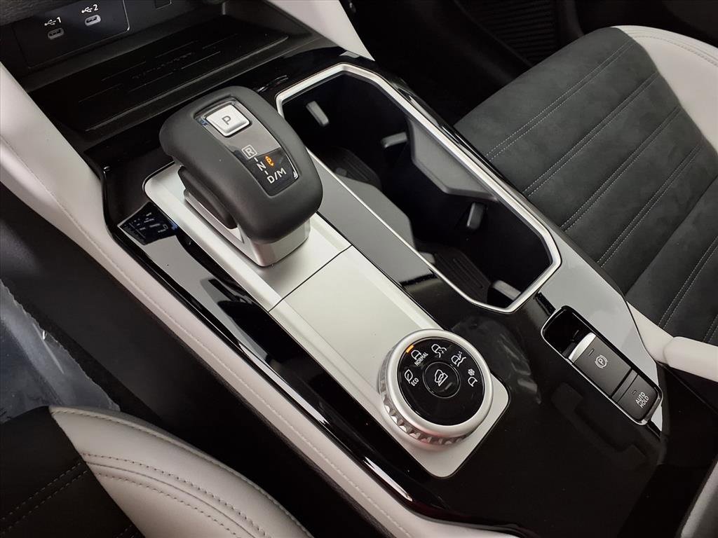 New 2025 Mitsubishi Outlander SE image 18