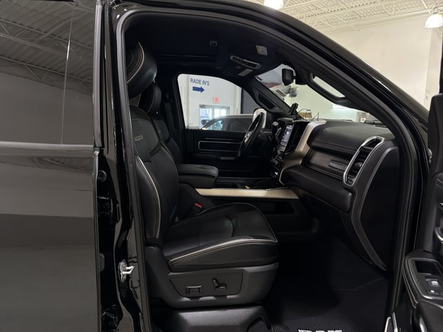 Used 2019 RAM 3500 Laramie w/ Black Appearance Package AWD/4WD image 36