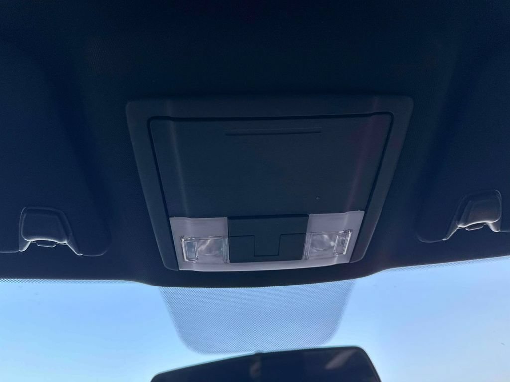 Used 2018 Ford Explorer XLT AWD/4WD image 32