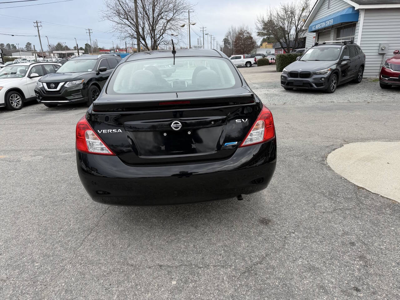Used 2014 Nissan Versa SV FWD image 6