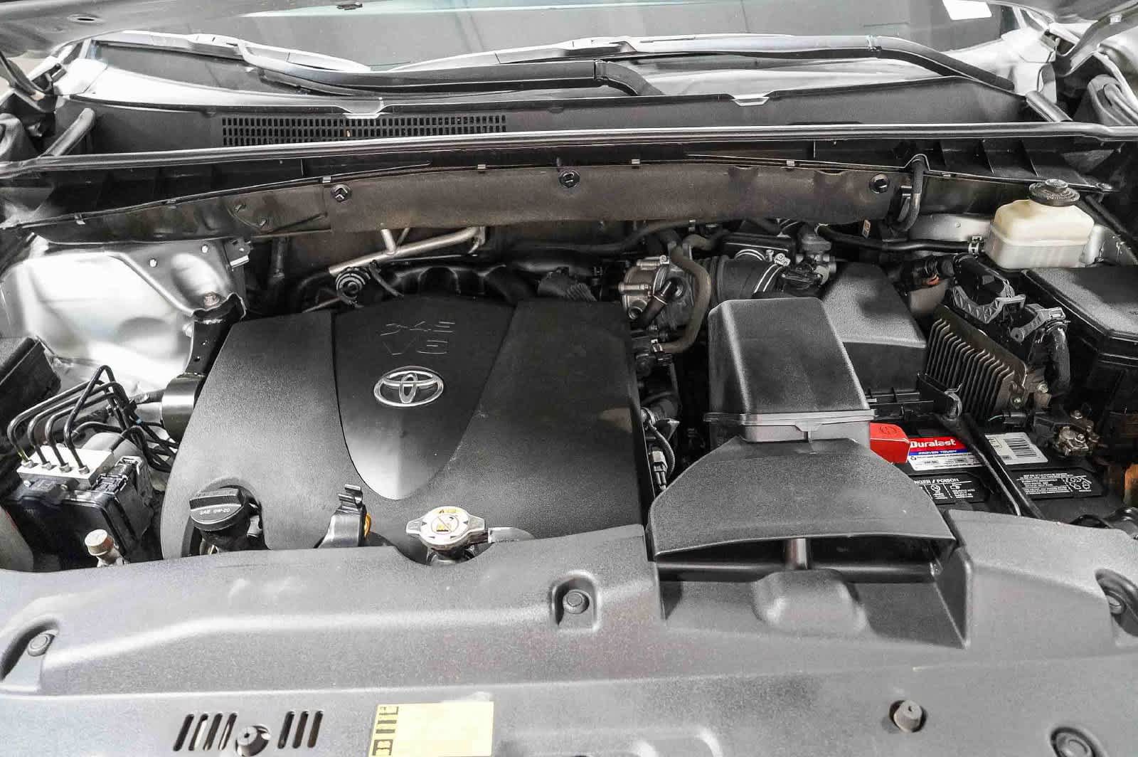 Certified 2019 Toyota Highlander Plus FWD image 29