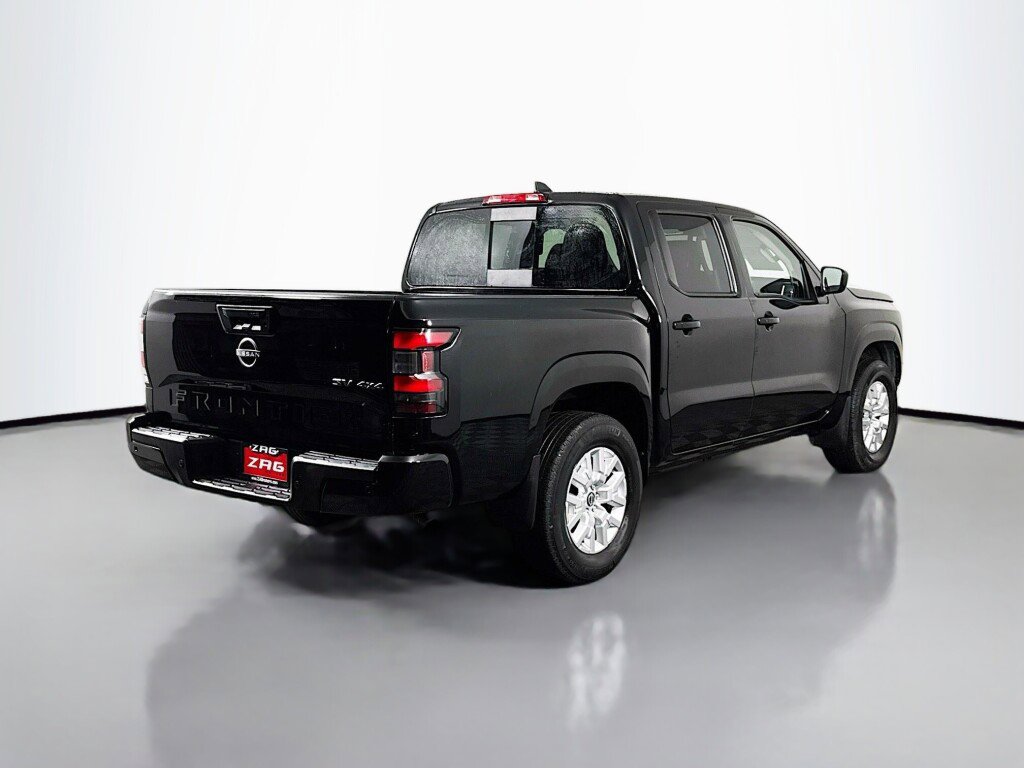 Used 2023 Nissan Frontier SV w/ SV Premium Package image 5