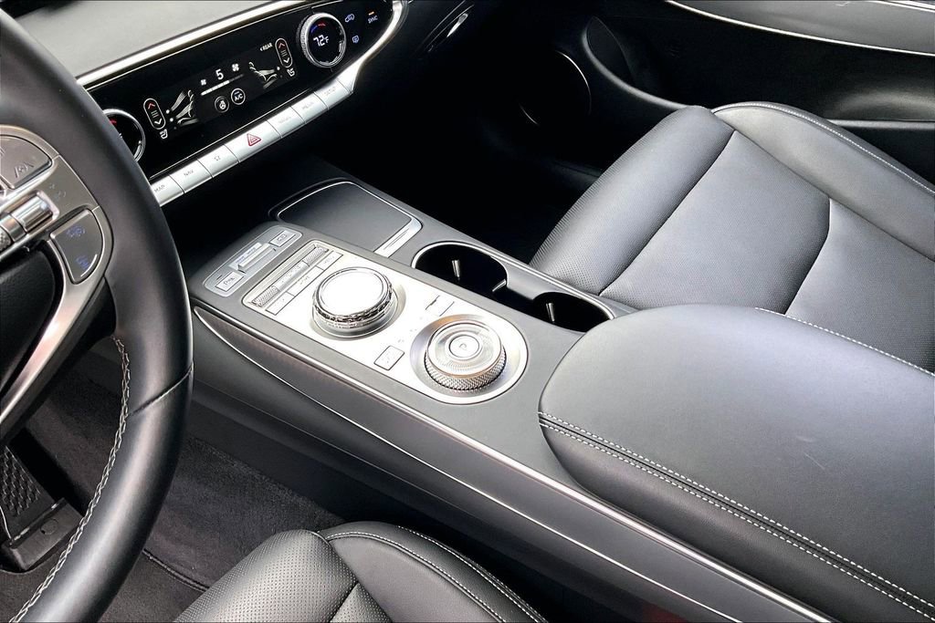 Used 2024 Genesis GV70 2.5T w/ Select Package image 16