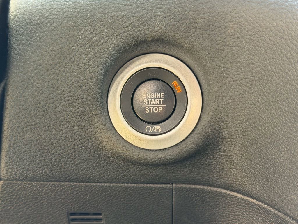 Used 2020 Chrysler Pacifica Limited image 31