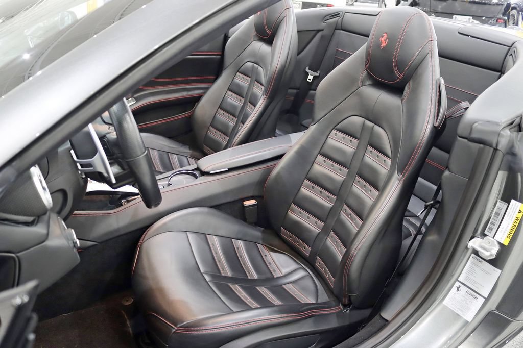 Used 2016 Ferrari California T RWD image 26