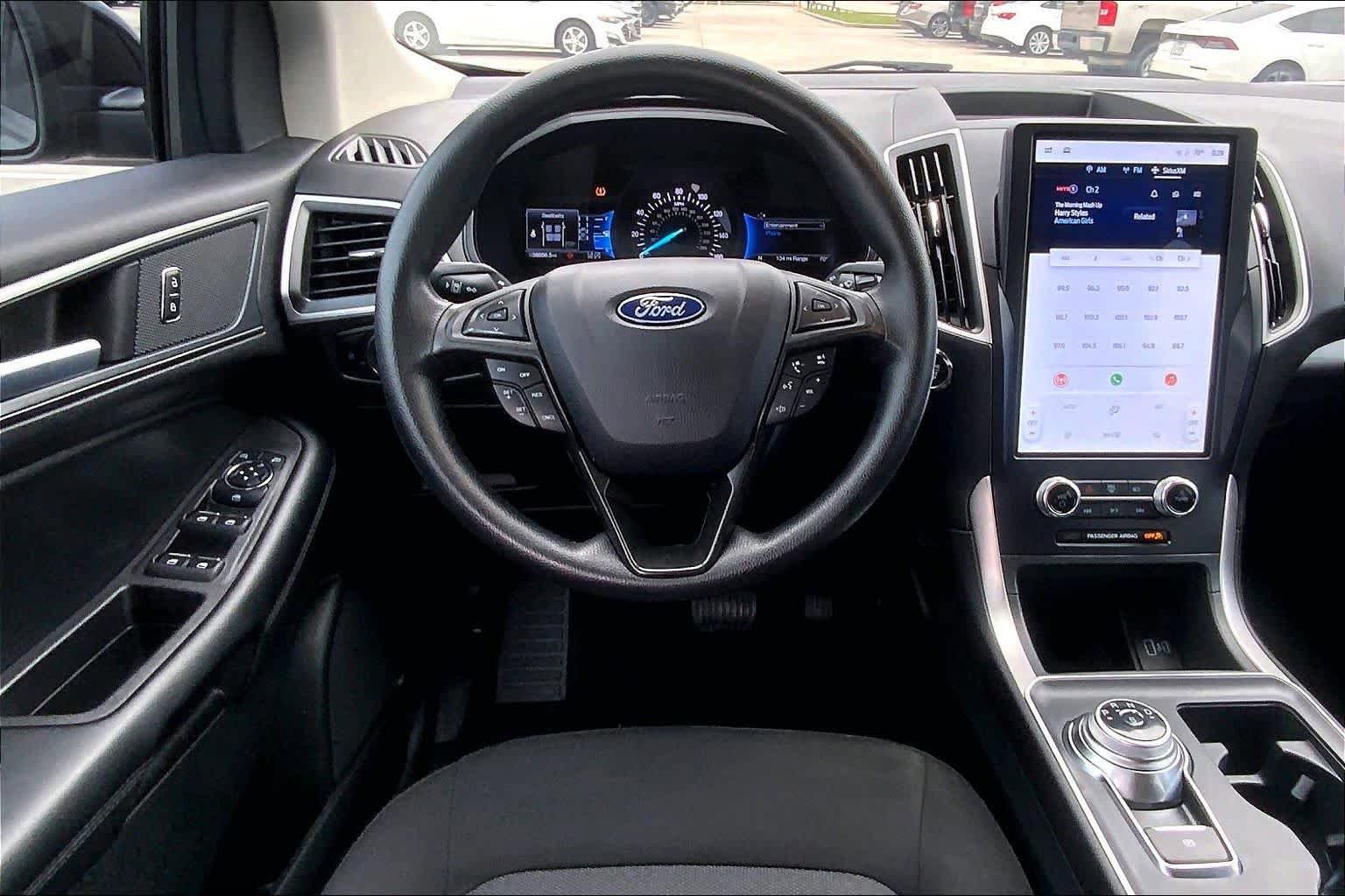 Used 2024 Ford Edge SE w/ Black Appearance Package AWD/4WD image 5