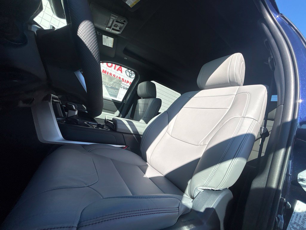 New 2026 Toyota Tundra Limited AWD/4WD image 11