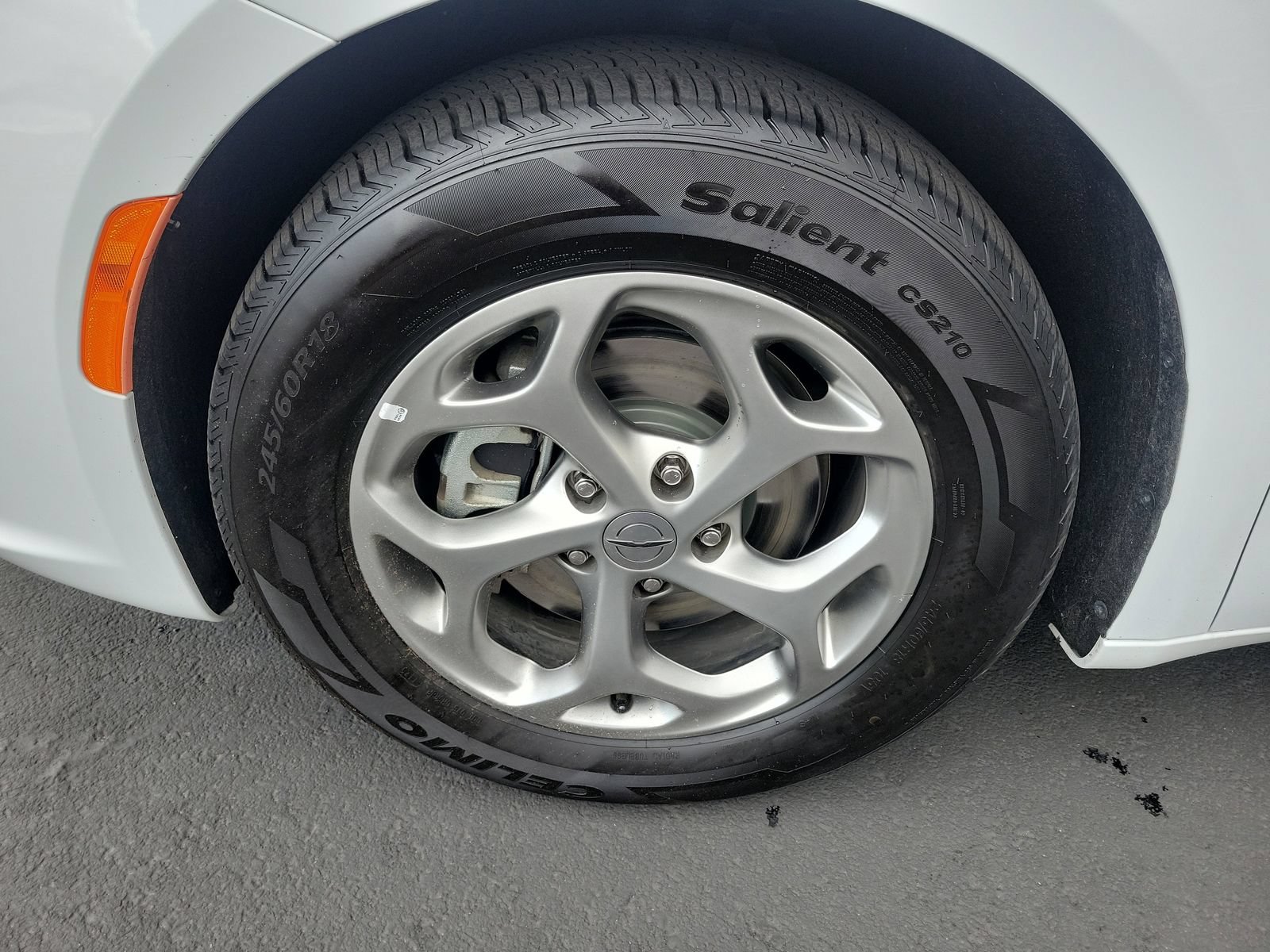 Used 2024 Chrysler Pacifica Limited FWD image 31