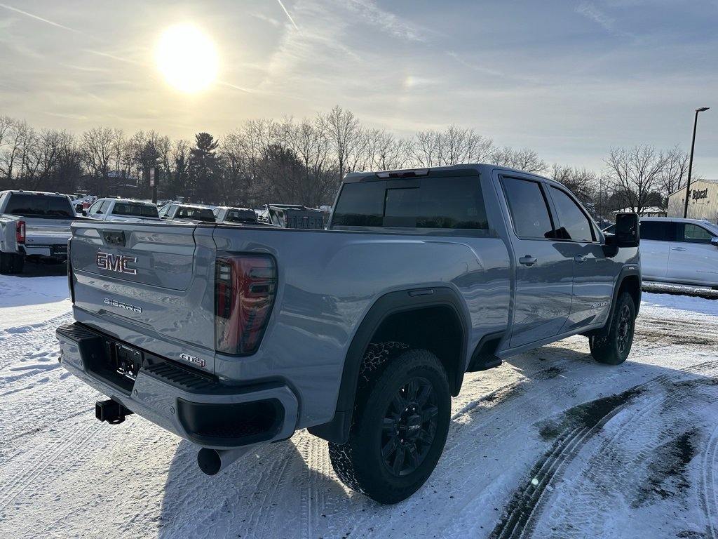 Used 2025 GMC Sierra 3500 AT4 image 5